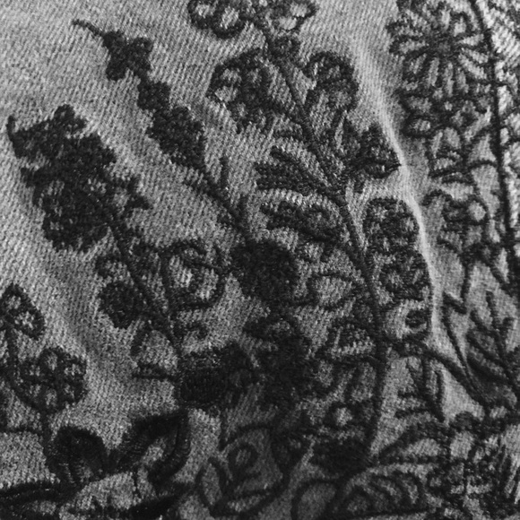 NWT Free People Embroidered Girlfriend Jeans $128 - Picture 4 of 4